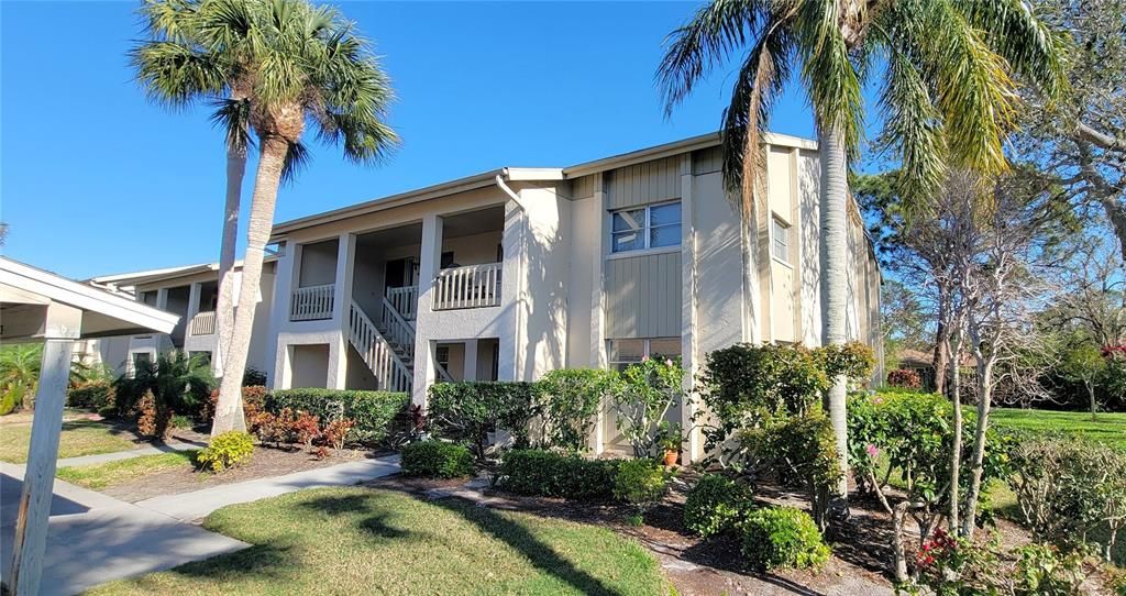 For Sale: $199,000 (2 beds, 2 baths, 1281 Square Feet)