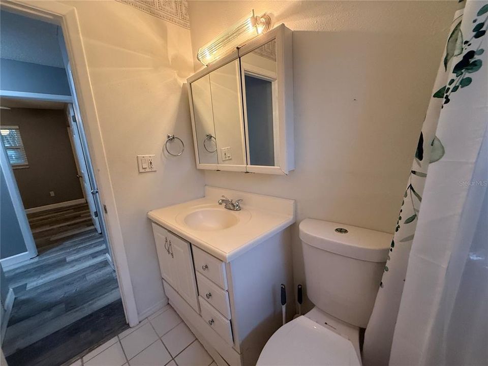 For Rent: $2,400 (3 beds, 1 baths, 1218 Square Feet)