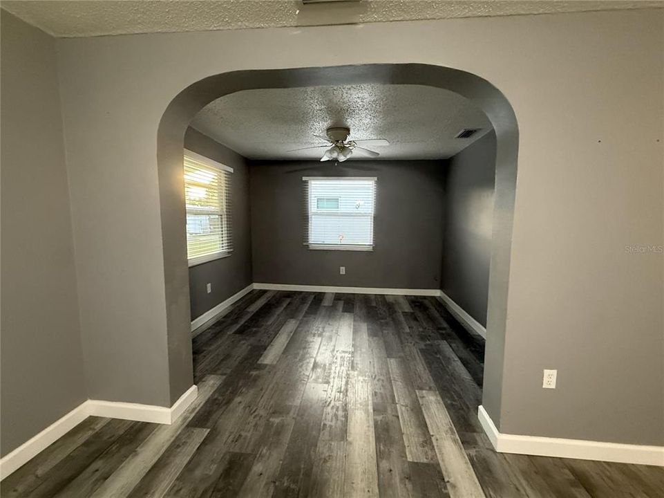 For Rent: $2,400 (3 beds, 1 baths, 1218 Square Feet)