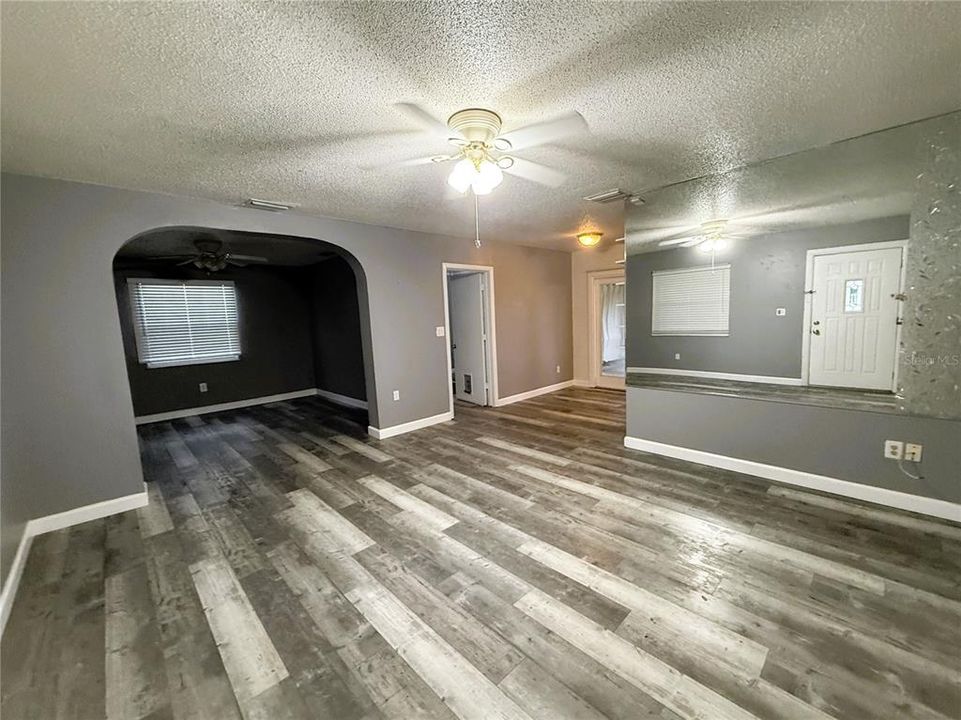 For Rent: $2,400 (3 beds, 1 baths, 1218 Square Feet)