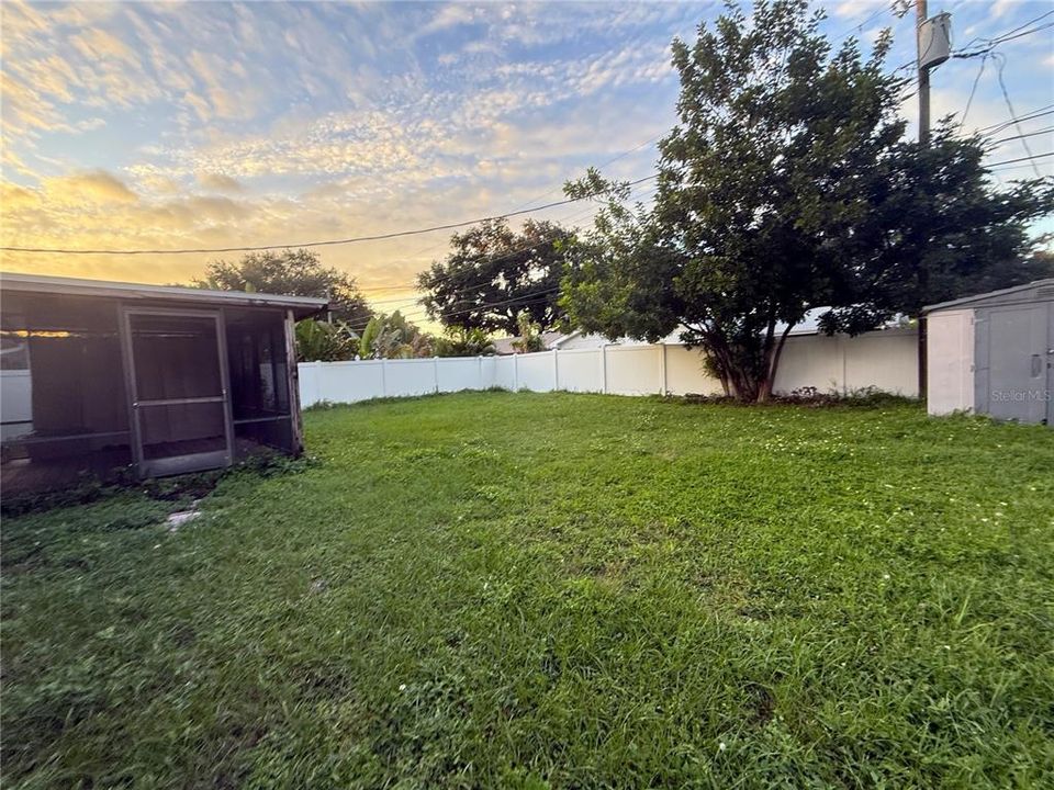 For Rent: $2,400 (3 beds, 1 baths, 1218 Square Feet)
