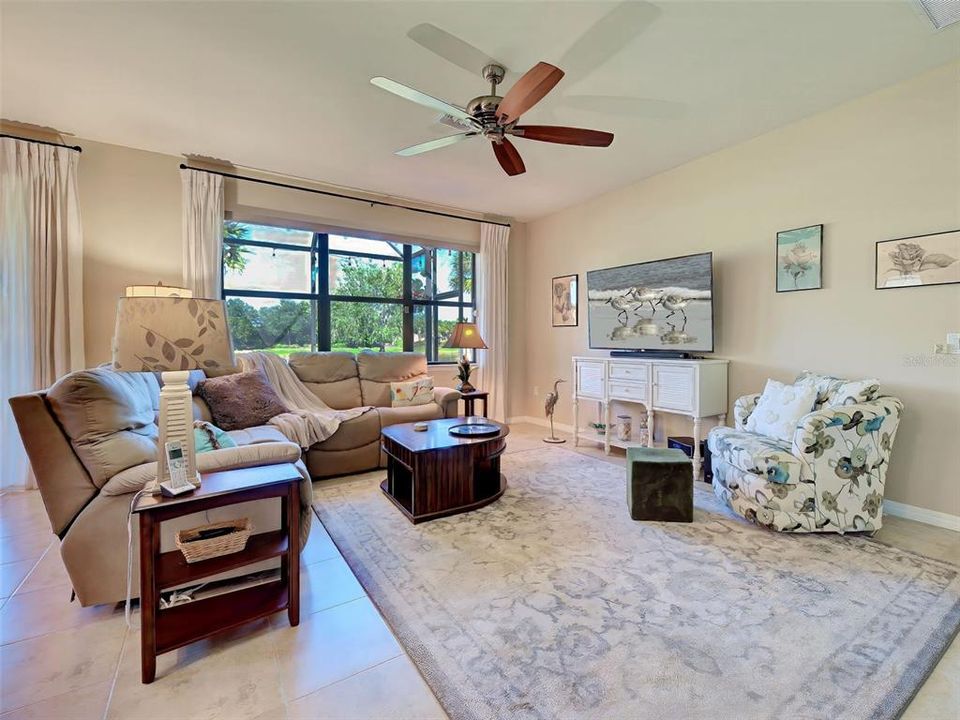 En Venta: $494,500 (2 camas, 2 baños, 1661 Pies cuadrados)