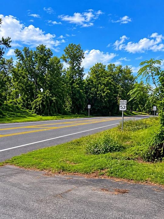 待售: $59,900 (2.64 acres)