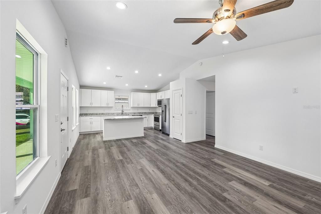 En Venta: $219,000 (3 camas, 2 baños, 1200 Pies cuadrados)