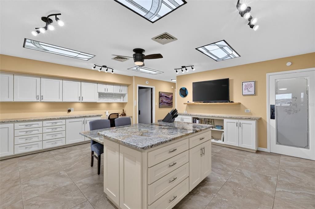 For Sale: $1,399,500 (3 beds, 2 baths, 3903 Square Feet)
