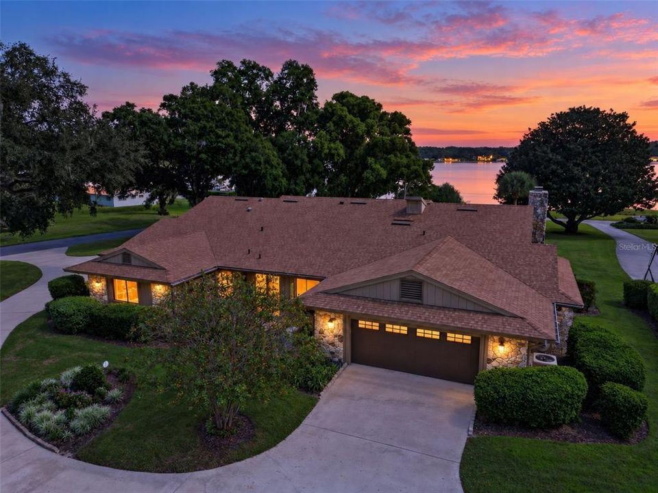 For Sale: $1,399,500 (3 beds, 2 baths, 3903 Square Feet)