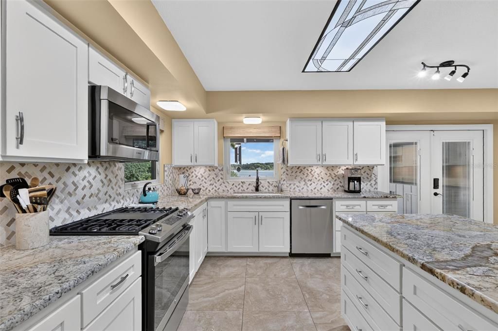For Sale: $1,399,500 (3 beds, 2 baths, 3903 Square Feet)