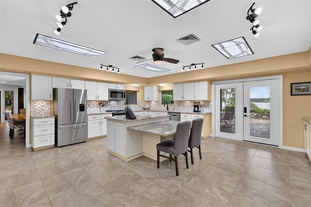For Sale: $1,399,500 (3 beds, 2 baths, 3903 Square Feet)