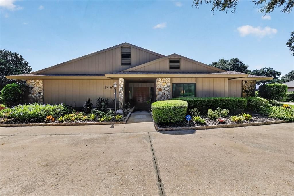 For Sale: $1,399,500 (3 beds, 2 baths, 3903 Square Feet)