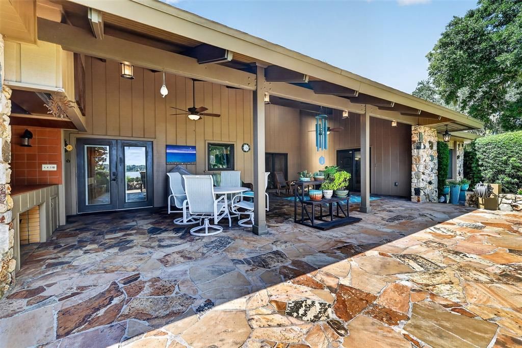 For Sale: $1,399,500 (3 beds, 2 baths, 3903 Square Feet)
