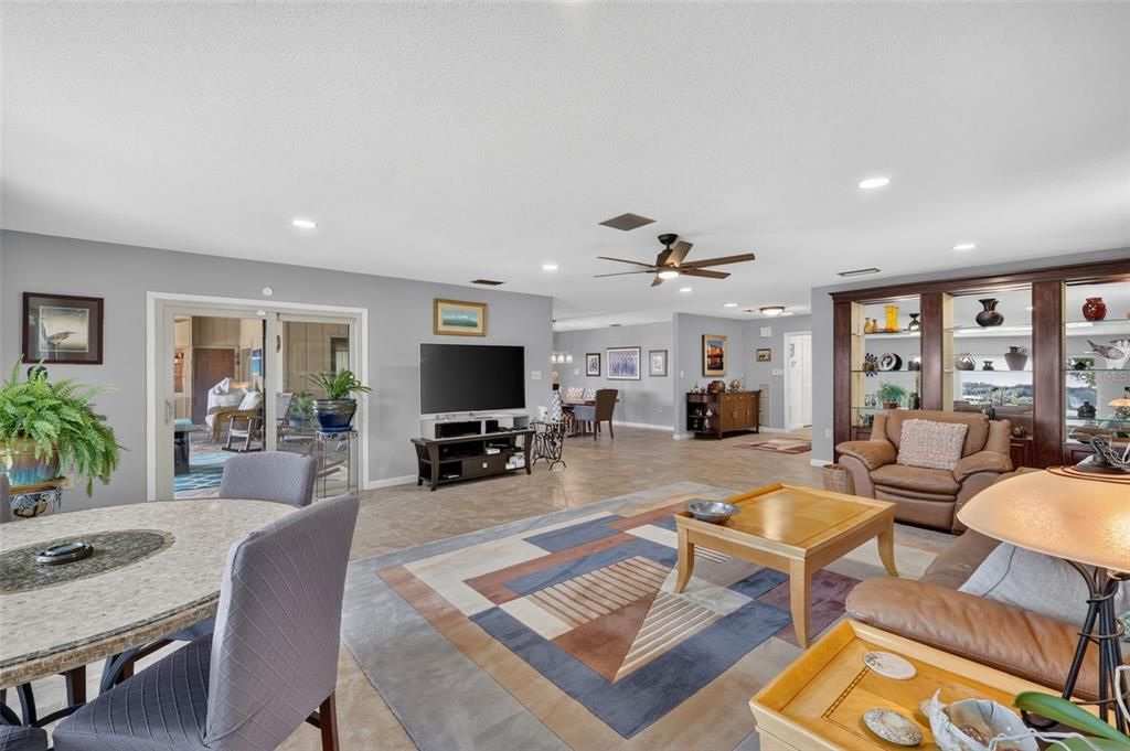 For Sale: $1,399,500 (3 beds, 2 baths, 3903 Square Feet)