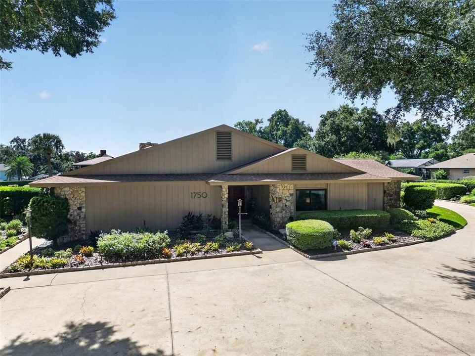 For Sale: $1,399,500 (3 beds, 2 baths, 3903 Square Feet)