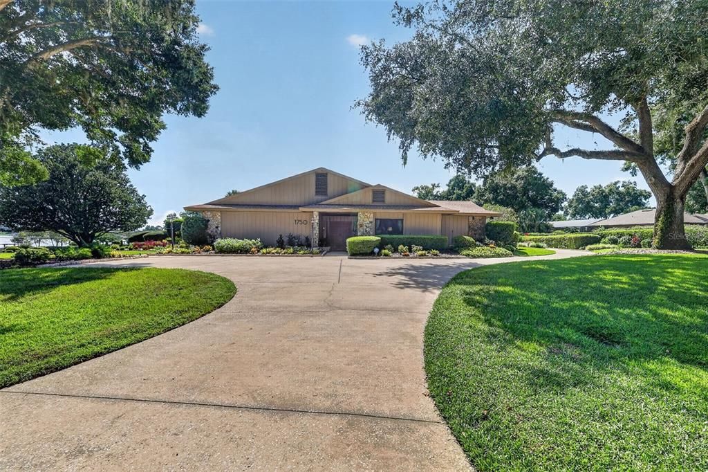 For Sale: $1,399,500 (3 beds, 2 baths, 3903 Square Feet)