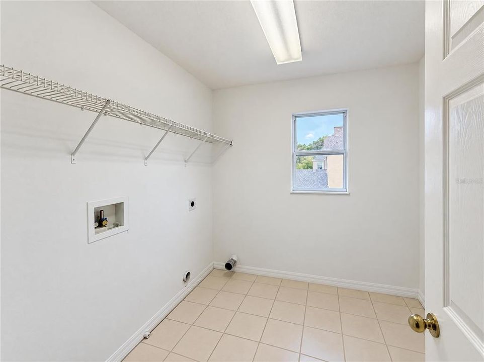 En Venta: $496,000 (4 camas, 2 baños, 3290 Pies cuadrados)
