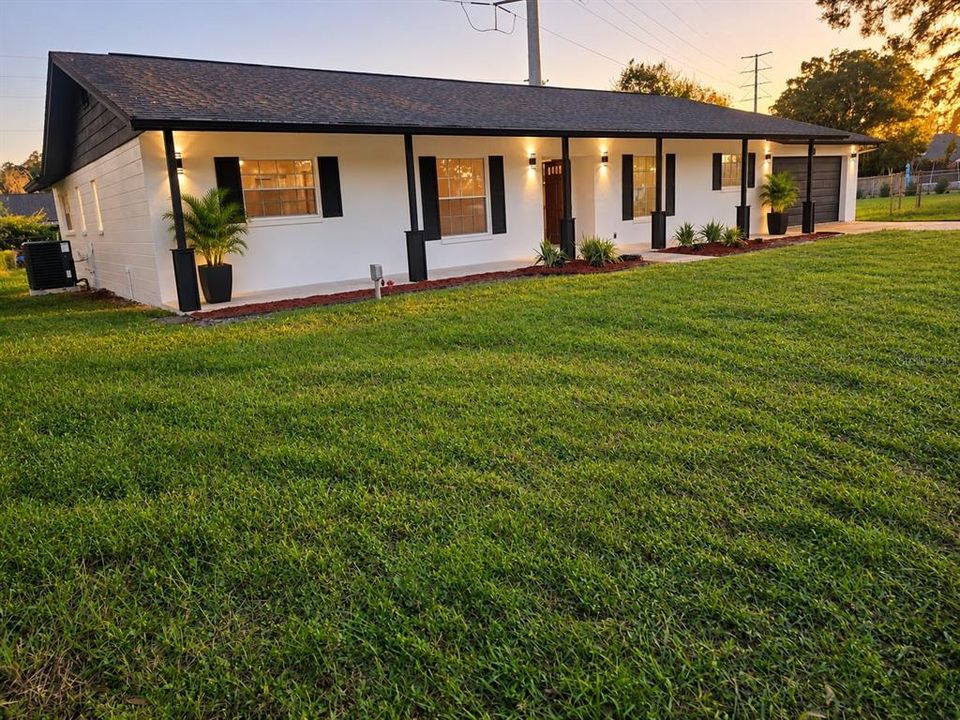 For Sale: $585,900 (3 beds, 2 baths, 1812 Square Feet)