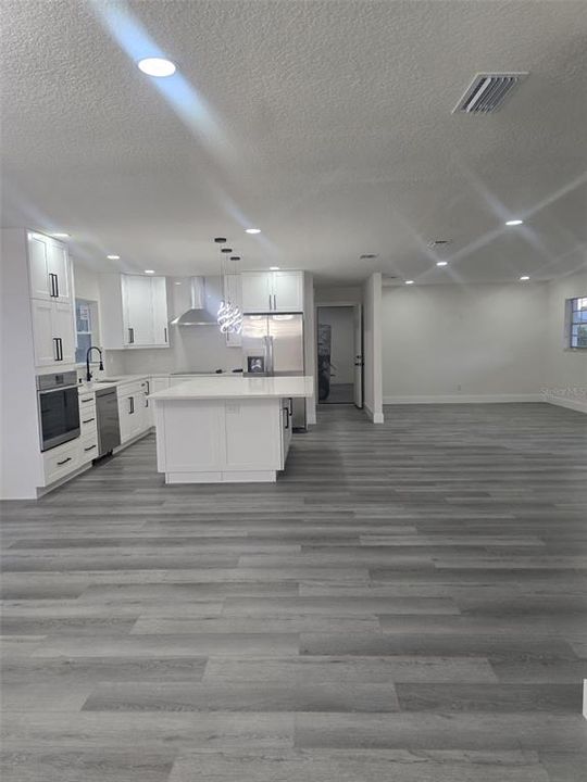 For Sale: $585,900 (3 beds, 2 baths, 1812 Square Feet)