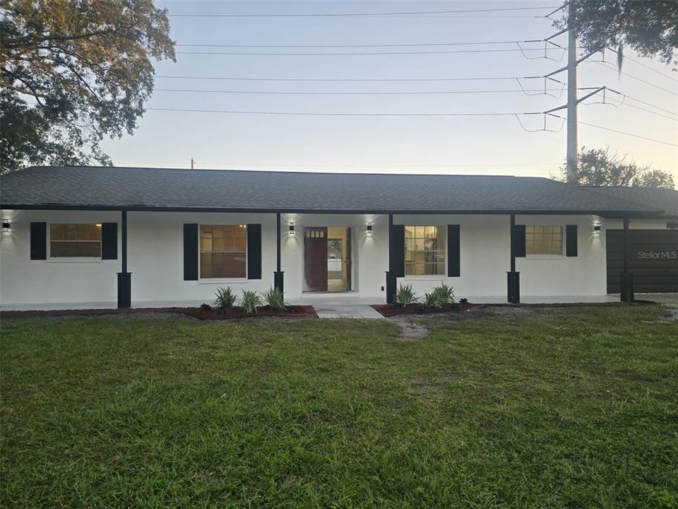 For Sale: $585,900 (3 beds, 2 baths, 1812 Square Feet)