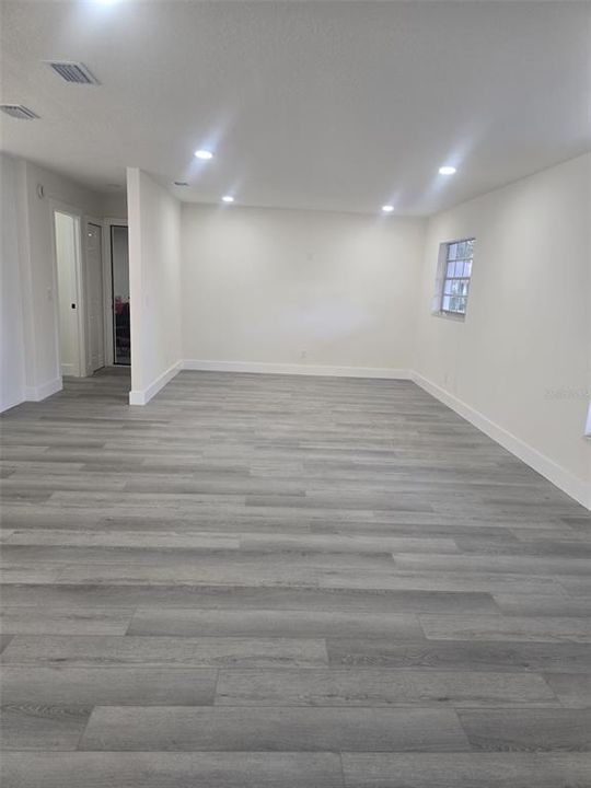 For Sale: $585,900 (3 beds, 2 baths, 1812 Square Feet)