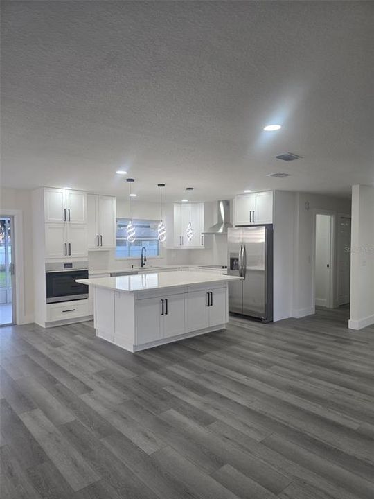 For Sale: $585,900 (3 beds, 2 baths, 1812 Square Feet)