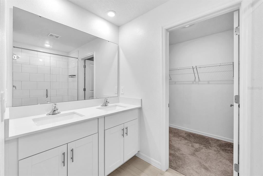 En Renta: $2,450 (4 camas, 2 baños, 1920 Pies cuadrados)