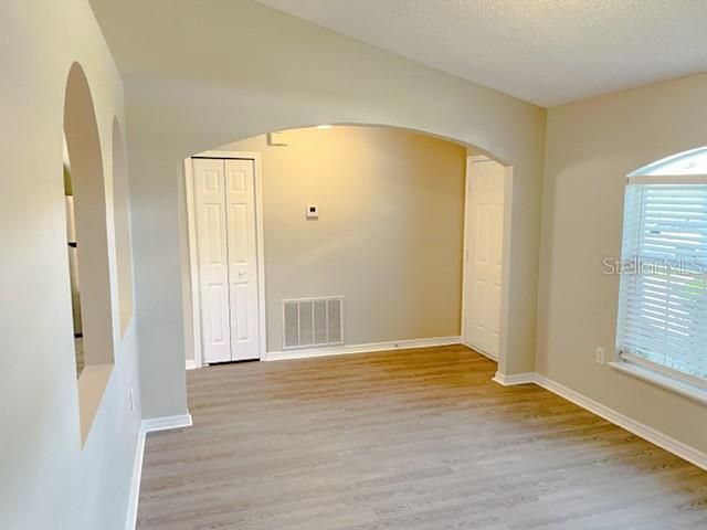 For Sale: $299,000 (4 beds, 2 baths, 1938 Square Feet)