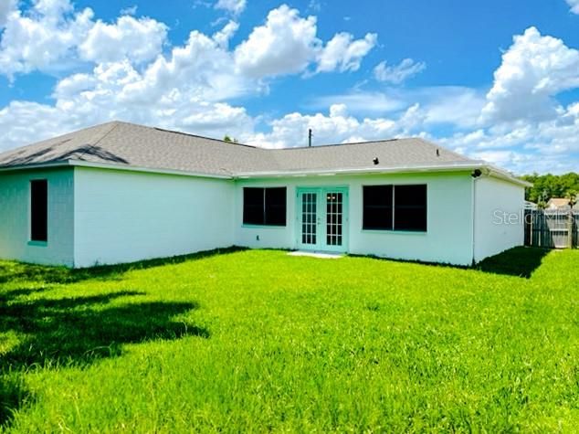 For Sale: $299,000 (4 beds, 2 baths, 1938 Square Feet)