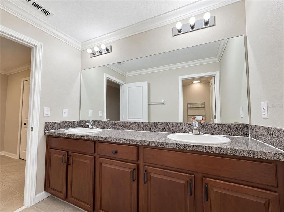 For Sale: $550,000 (5 beds, 4 baths, 3354 Square Feet)