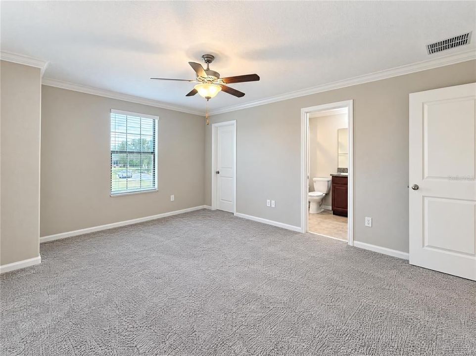 For Sale: $550,000 (5 beds, 4 baths, 3354 Square Feet)