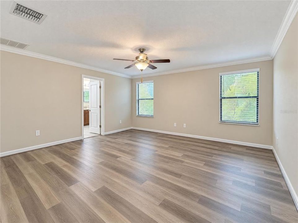 For Sale: $550,000 (5 beds, 4 baths, 3354 Square Feet)