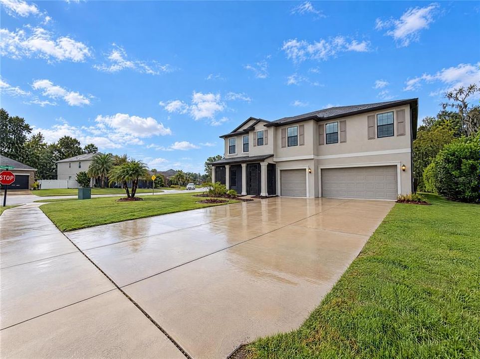 For Sale: $550,000 (5 beds, 4 baths, 3354 Square Feet)