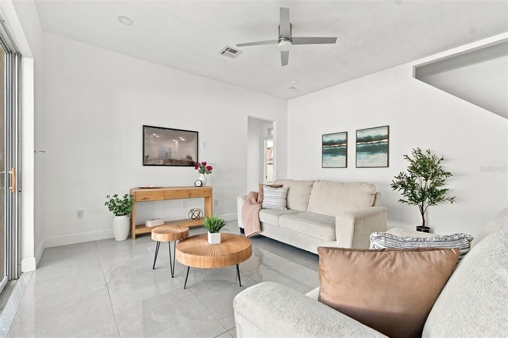 En Venta: $569,000 (5 camas, 3 baños, 3032 Pies cuadrados)