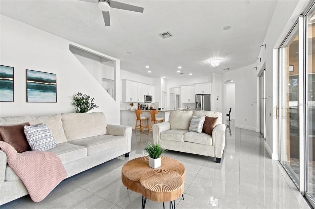 En Venta: $569,000 (5 camas, 3 baños, 3032 Pies cuadrados)