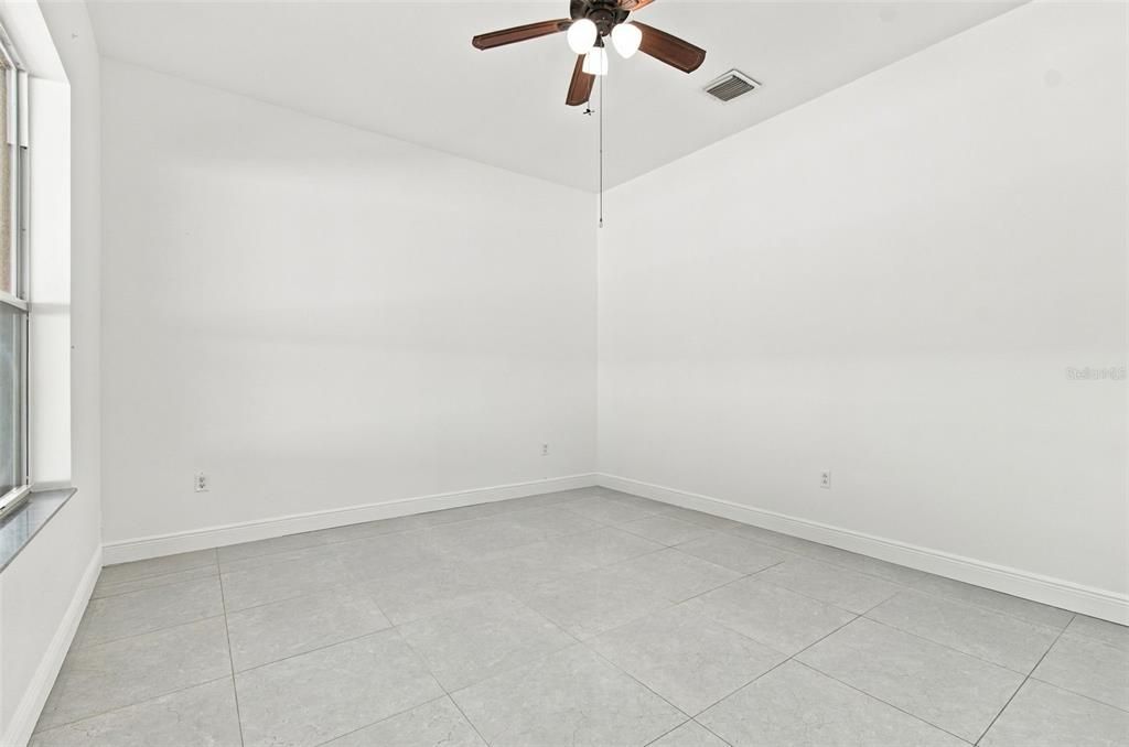 En Venta: $569,000 (5 camas, 3 baños, 3032 Pies cuadrados)