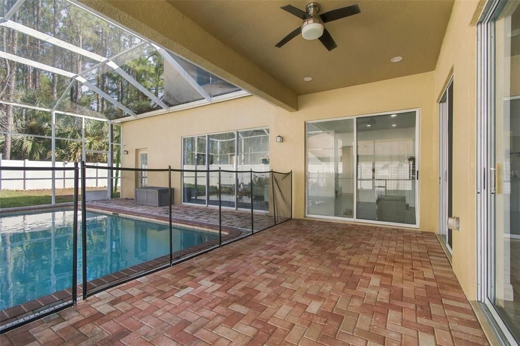 En Venta: $569,000 (5 camas, 3 baños, 3032 Pies cuadrados)