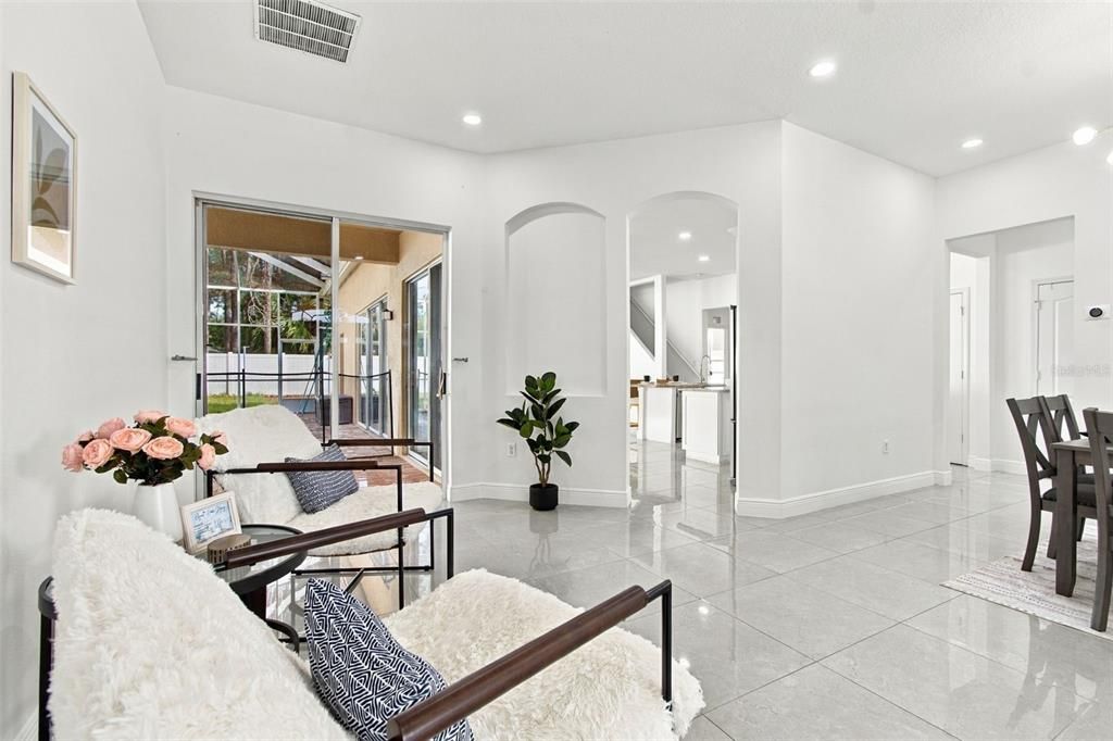 En Venta: $569,000 (5 camas, 3 baños, 3032 Pies cuadrados)