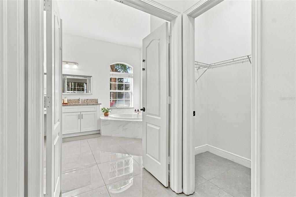 En Venta: $569,000 (5 camas, 3 baños, 3032 Pies cuadrados)
