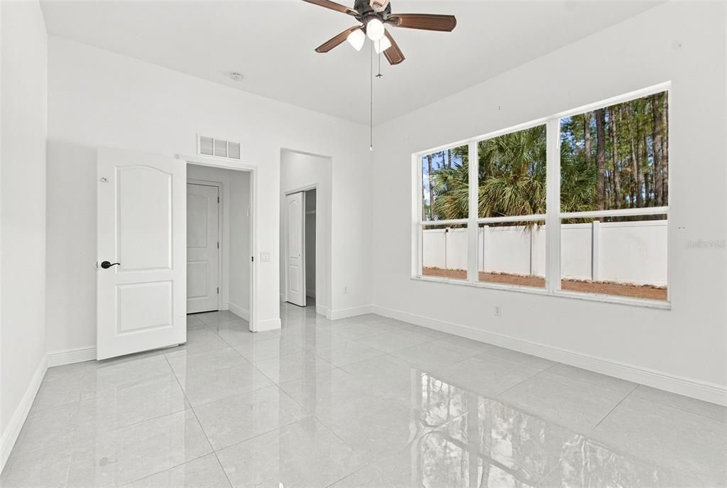 En Venta: $569,000 (5 camas, 3 baños, 3032 Pies cuadrados)