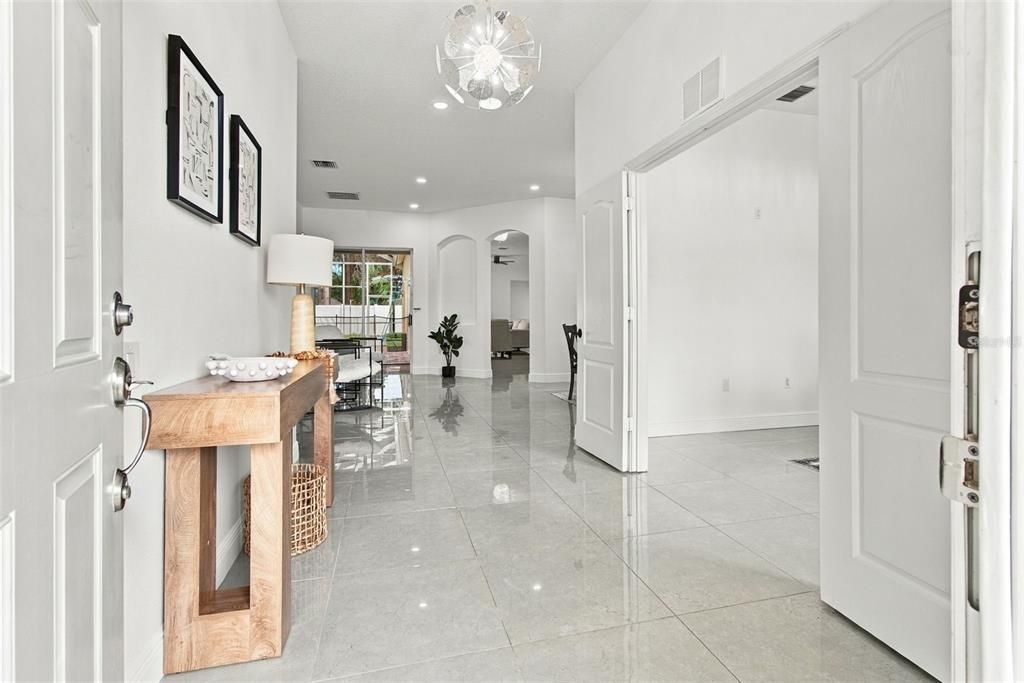 En Venta: $569,000 (5 camas, 3 baños, 3032 Pies cuadrados)