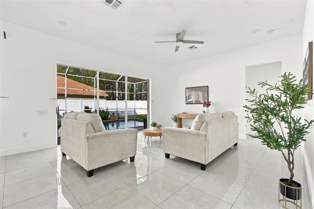 En Venta: $569,000 (5 camas, 3 baños, 3032 Pies cuadrados)