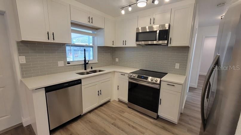For Rent: $1,750 (3 beds, 2 baths, 1384 Square Feet)