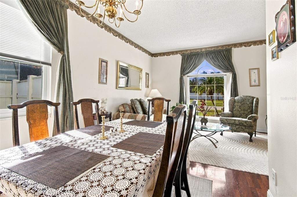 En Venta: $385,000 (3 camas, 2 baños, 1530 Pies cuadrados)