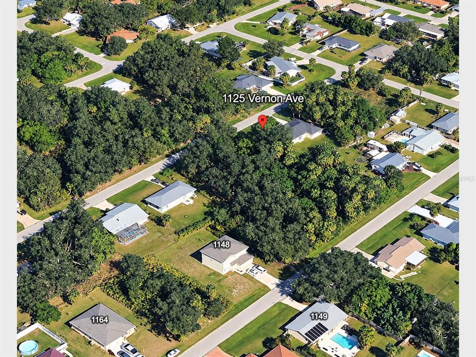 На продажу: $25,900 (0.23 acres)