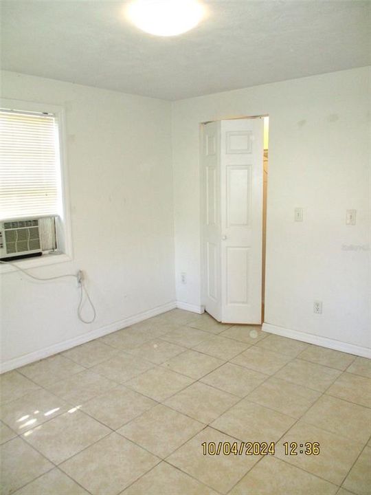 For Sale: $219,900 (2 beds, 0 baths, 930 Square Feet)
