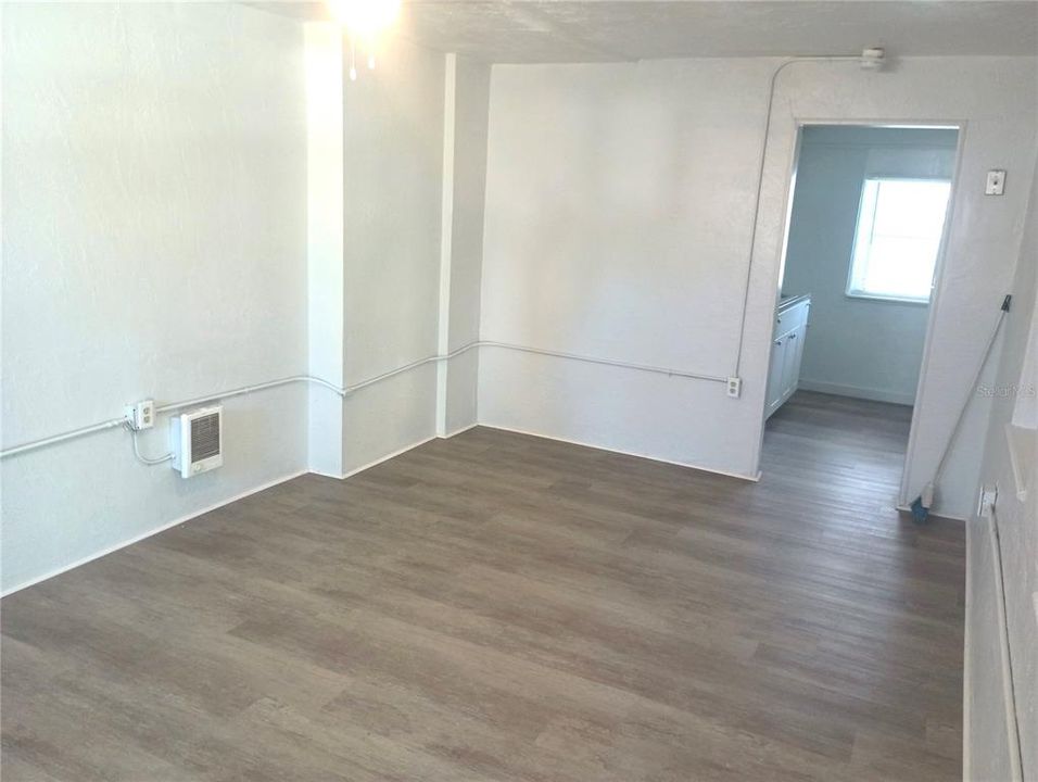 For Sale: $219,900 (2 beds, 0 baths, 930 Square Feet)