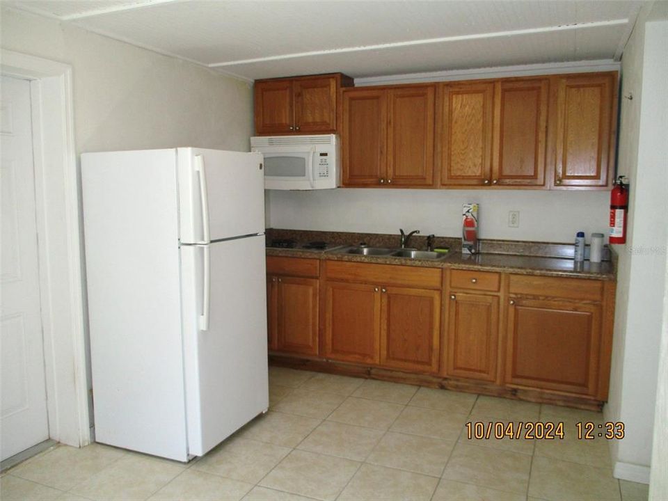 For Sale: $219,900 (2 beds, 0 baths, 930 Square Feet)