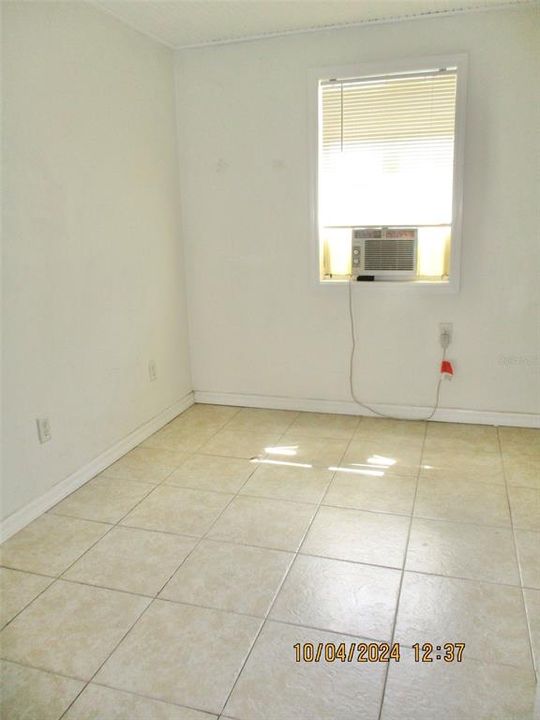 For Sale: $219,900 (2 beds, 0 baths, 930 Square Feet)