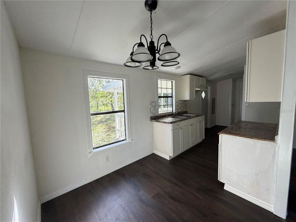 En Venta: $160,000 (3 camas, 2 baños, 908 Pies cuadrados)