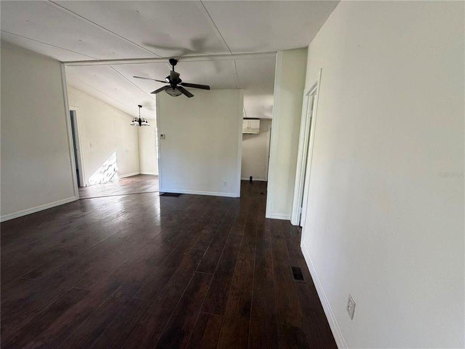 En Venta: $160,000 (3 camas, 2 baños, 908 Pies cuadrados)