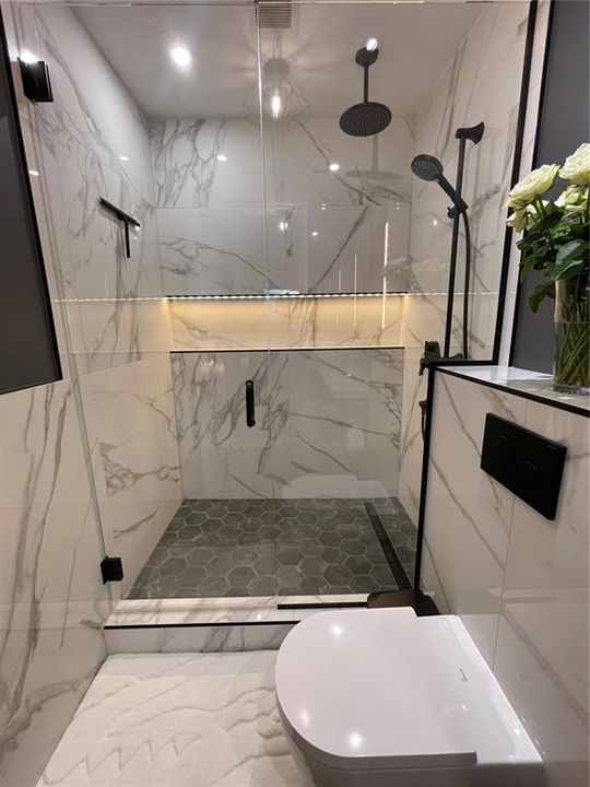 For Rent: $2,900 (1 beds, 1 baths, 932 Square Feet)