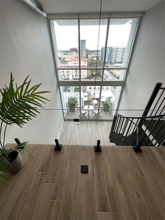 For Rent: $2,900 (1 beds, 1 baths, 932 Square Feet)